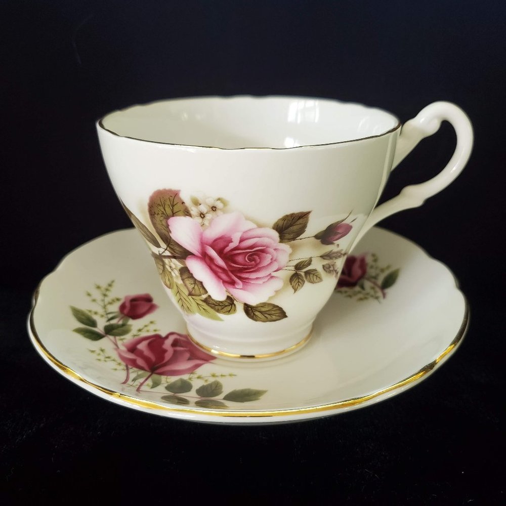 Royal Ascot Bone China Teacup & Saucer ~ Mauve Pink Roses